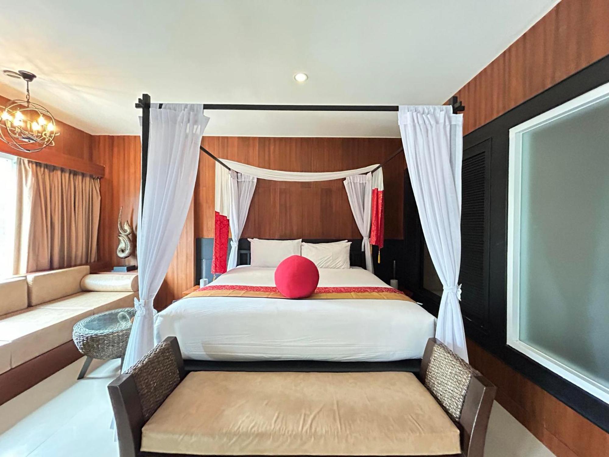 Benyada Lodge - Surin Beach Exterior photo